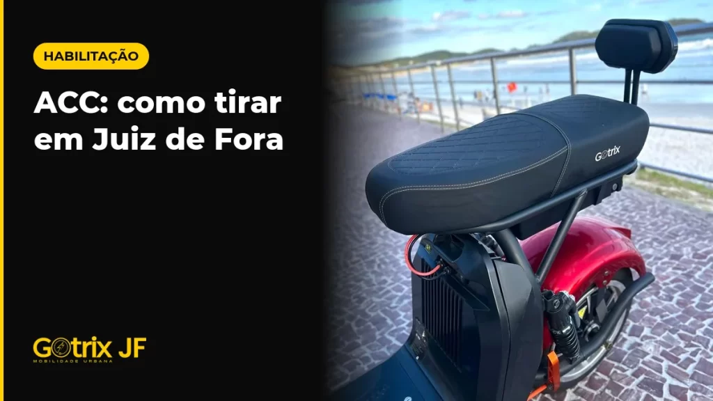 Ciclomotor elétrico Gotrix X11 vermelho visto de lado, com banco duplo