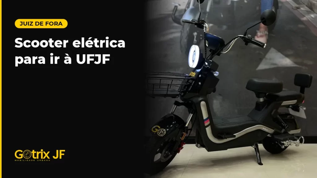 Scooter elétrica Gotrix New Joy preta com cesto dianteiro, em estúdio de fundo amarelo