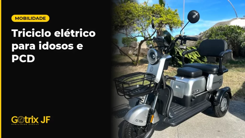 Triciclo elétrico Gotrix X3 prata com dois assentos e encosto, estacionado ao ar livre